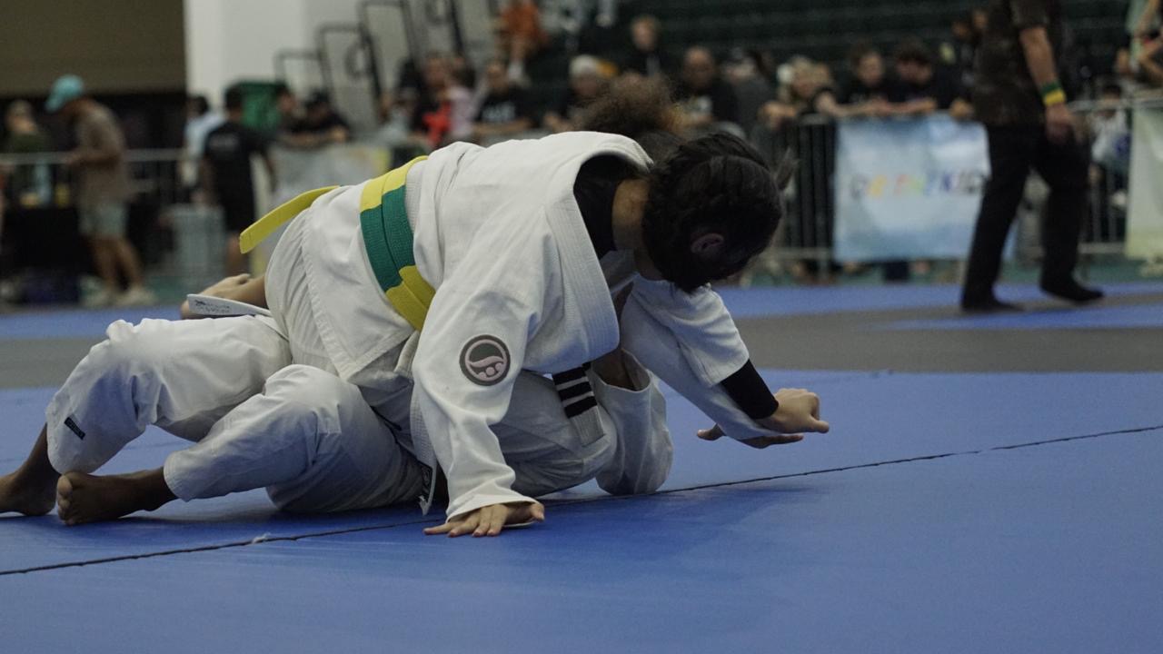 Mylee Sablan competing in a tournament match